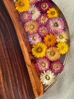 SALLY Strawflower Floral Board Organic Round 300mm