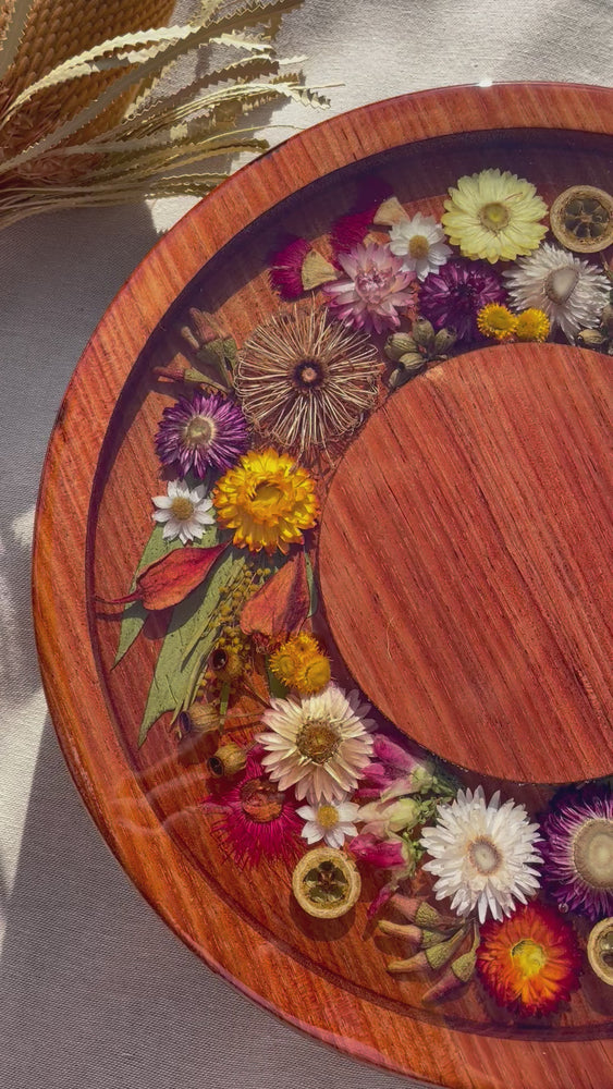 
            
                Load and play video in Gallery viewer, *PRE ORDER ~ Lazy Susan Floral Round Natives Natural 35cm
            
        